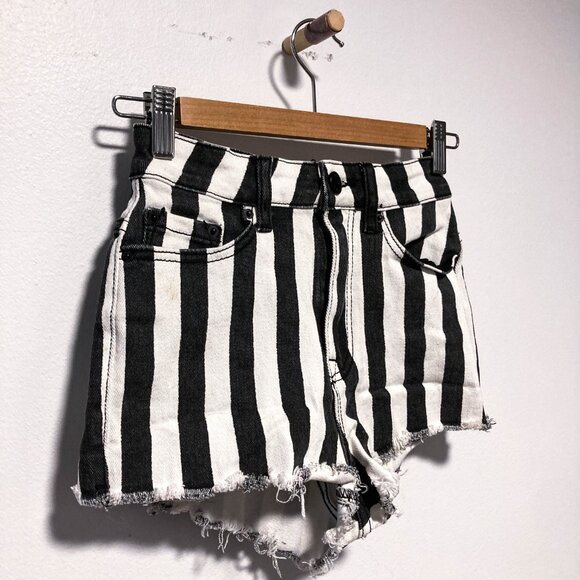 2 FOR $15 BDG High Rise Stripped Shorts - Picture 5 of 16